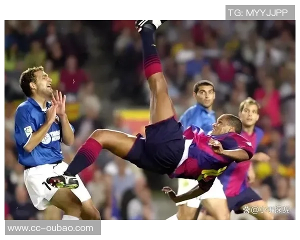 特狮重返巴萨训练展现坚定意愿仍希望继续留队为球队贡献力量