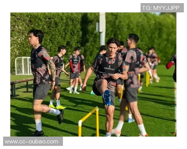 上海海港B队抵达昆明海埂基地开启三周冬训备战新赛季