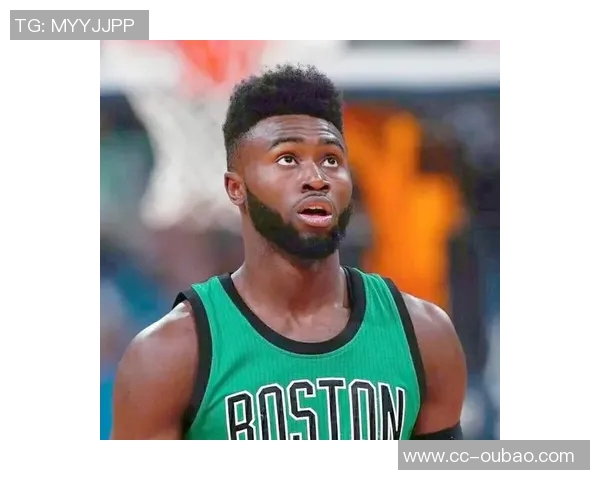 杰伦布朗盛赞小卡巅峰时期为历史上最杰出的攻防一体球员之一