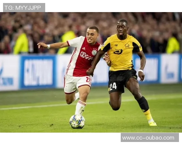 阿贾克斯积极洽谈日本中场佐野航大引援事宜